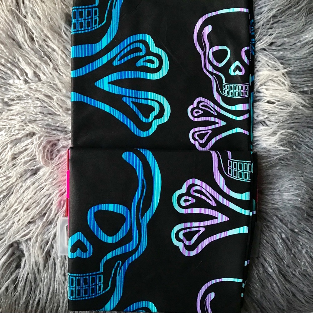 Betsey Johnson Skull Black & Purple Shower Curtain - Picture 7 of 8